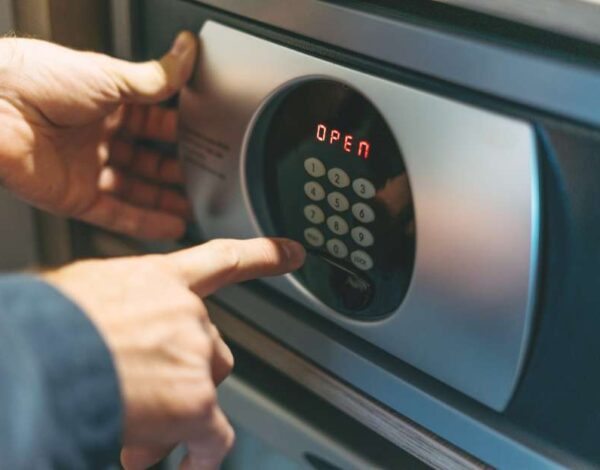 formas de camuflar una caja fuerte